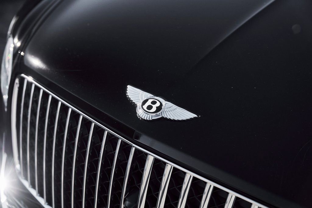 Used 2023 Bentley Bentayga Extended Wheelbase image 7