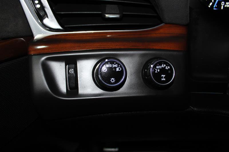 Used 2017 Cadillac Escalade Luxury AWD/4WD image 25