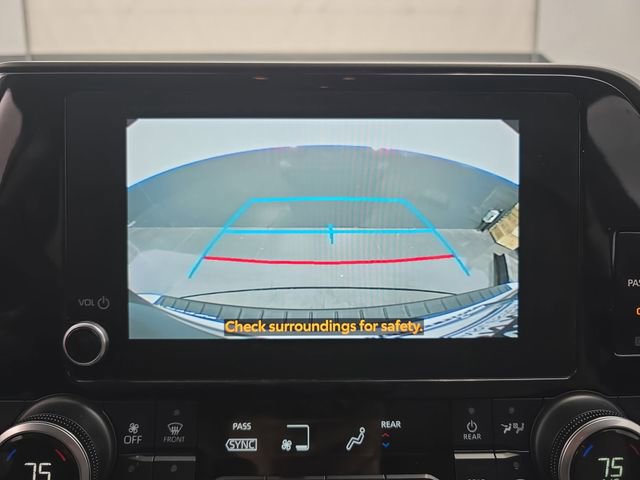 Used 2024 Toyota Highlander LE image 32