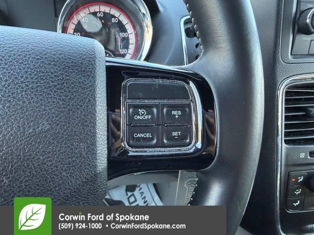 Used 2016 Dodge Grand Caravan SE FWD image 21