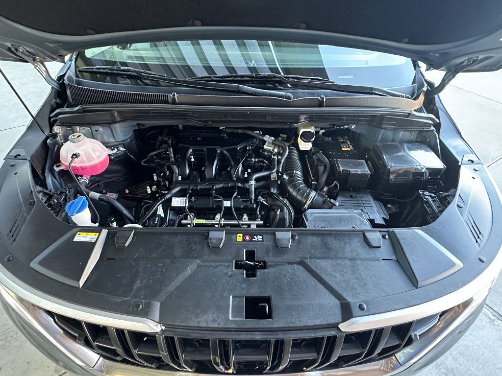 Used 2024 Kia Carnival EX image 43