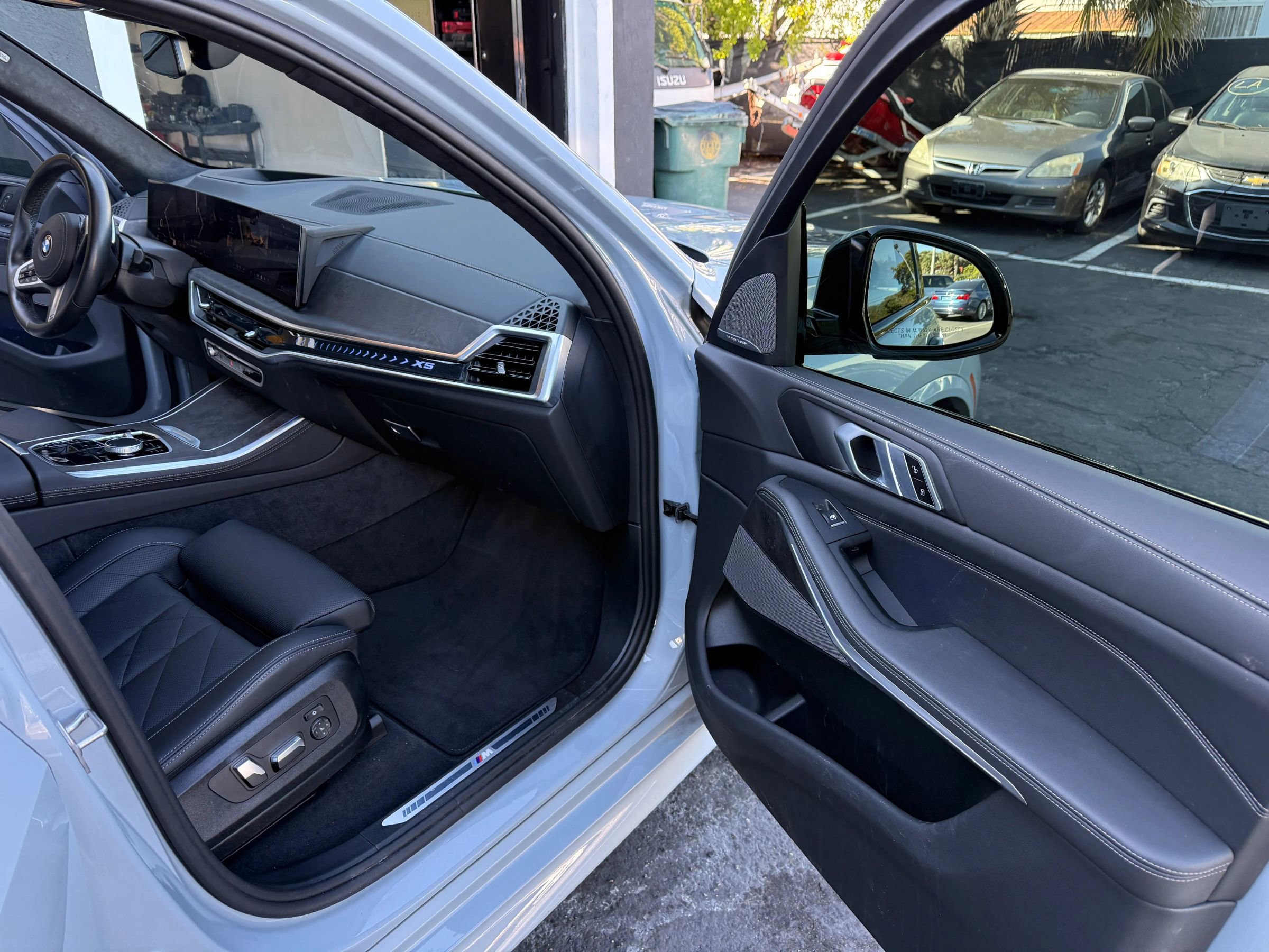 Used 2024 BMW X5 xDrive40i w/ M Sport Package image 19