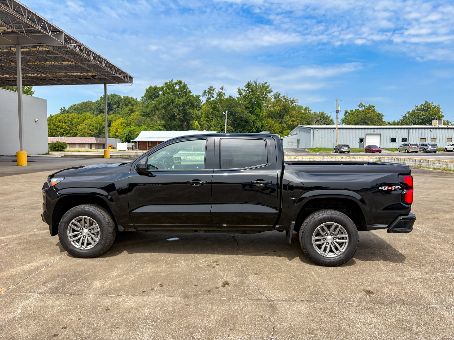 Used 2024 Chevrolet Colorado LT w/ LT Convenience Package III AWD/4WD image 7