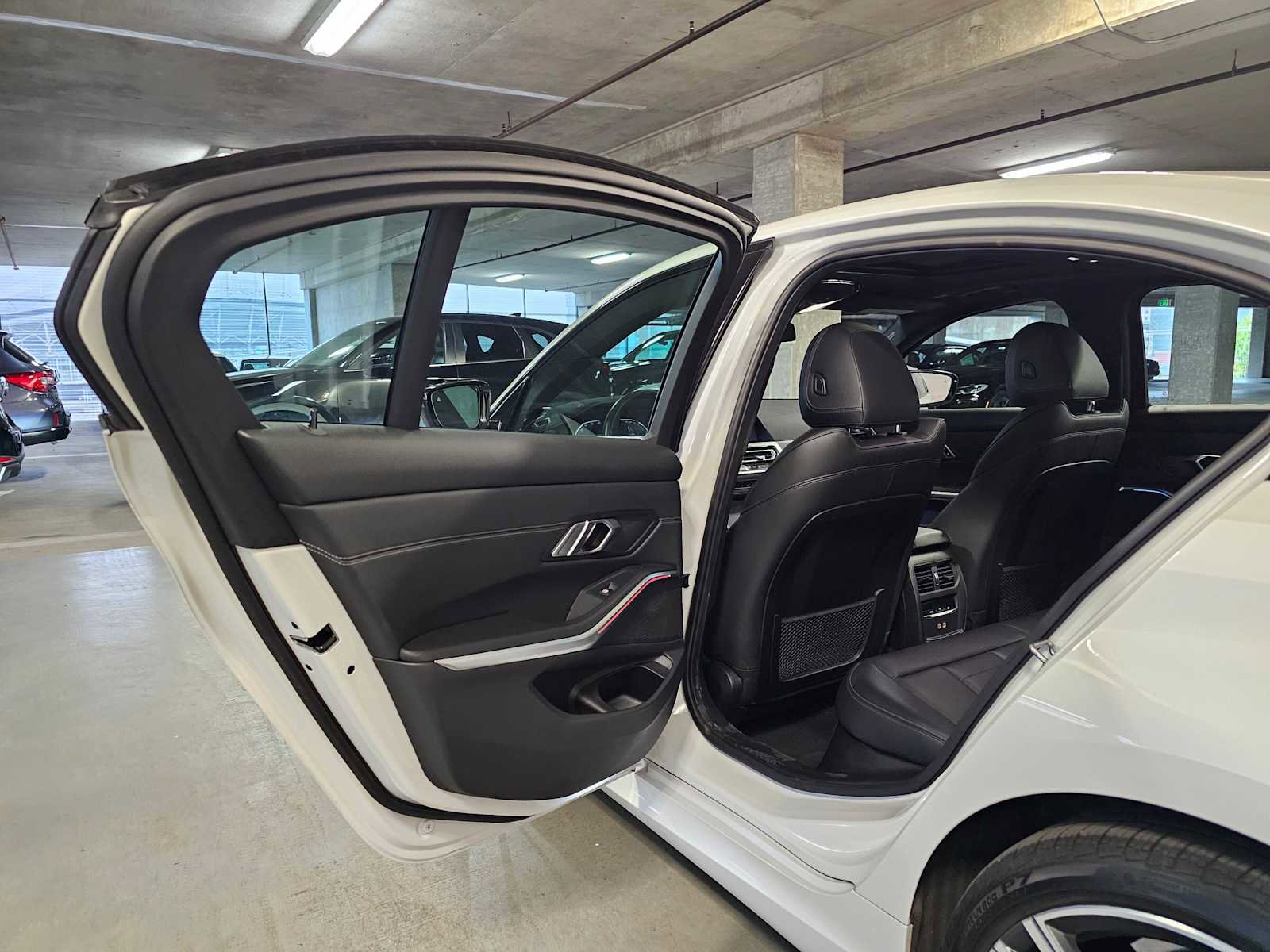 Used 2022 BMW 330e xDrive w/ M Sport Package AWD/4WD image 34