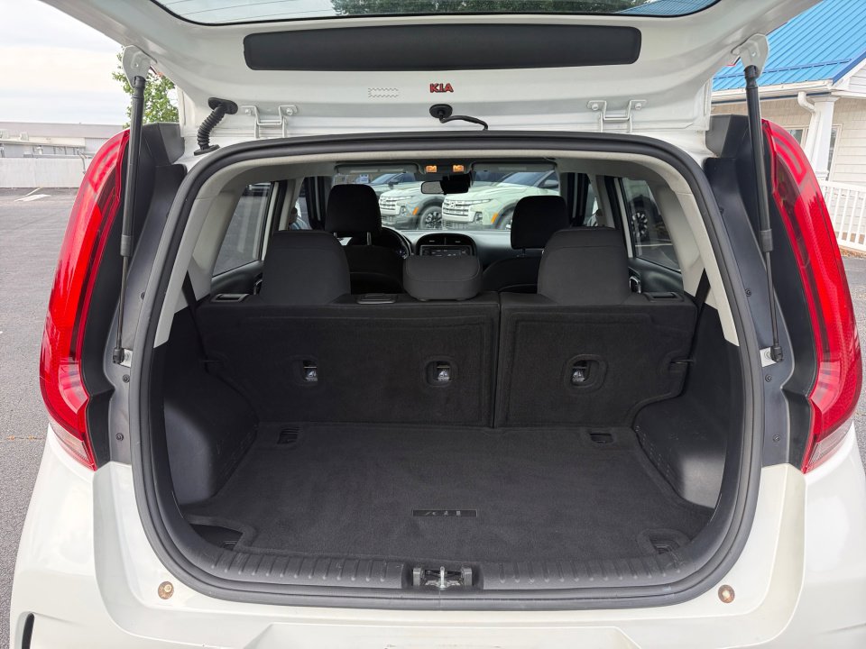 Used 2020 Kia Soul GT-Line FWD image 19