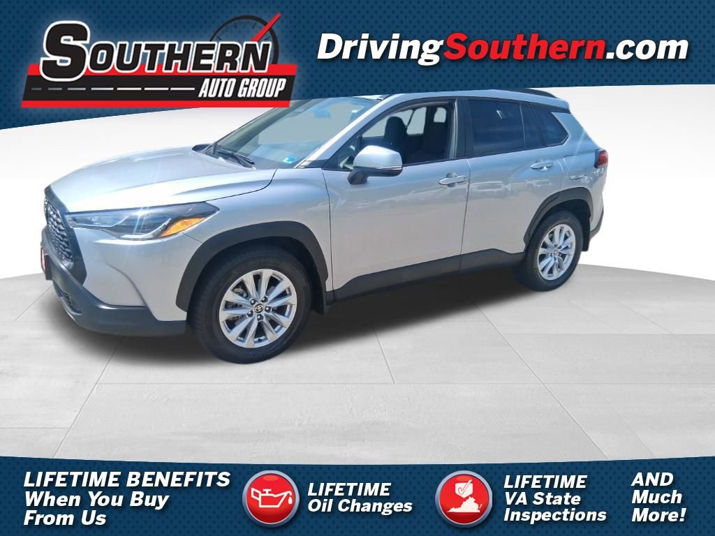 Used 2024 Toyota Corolla Cross LE AWD/4WD image 1
