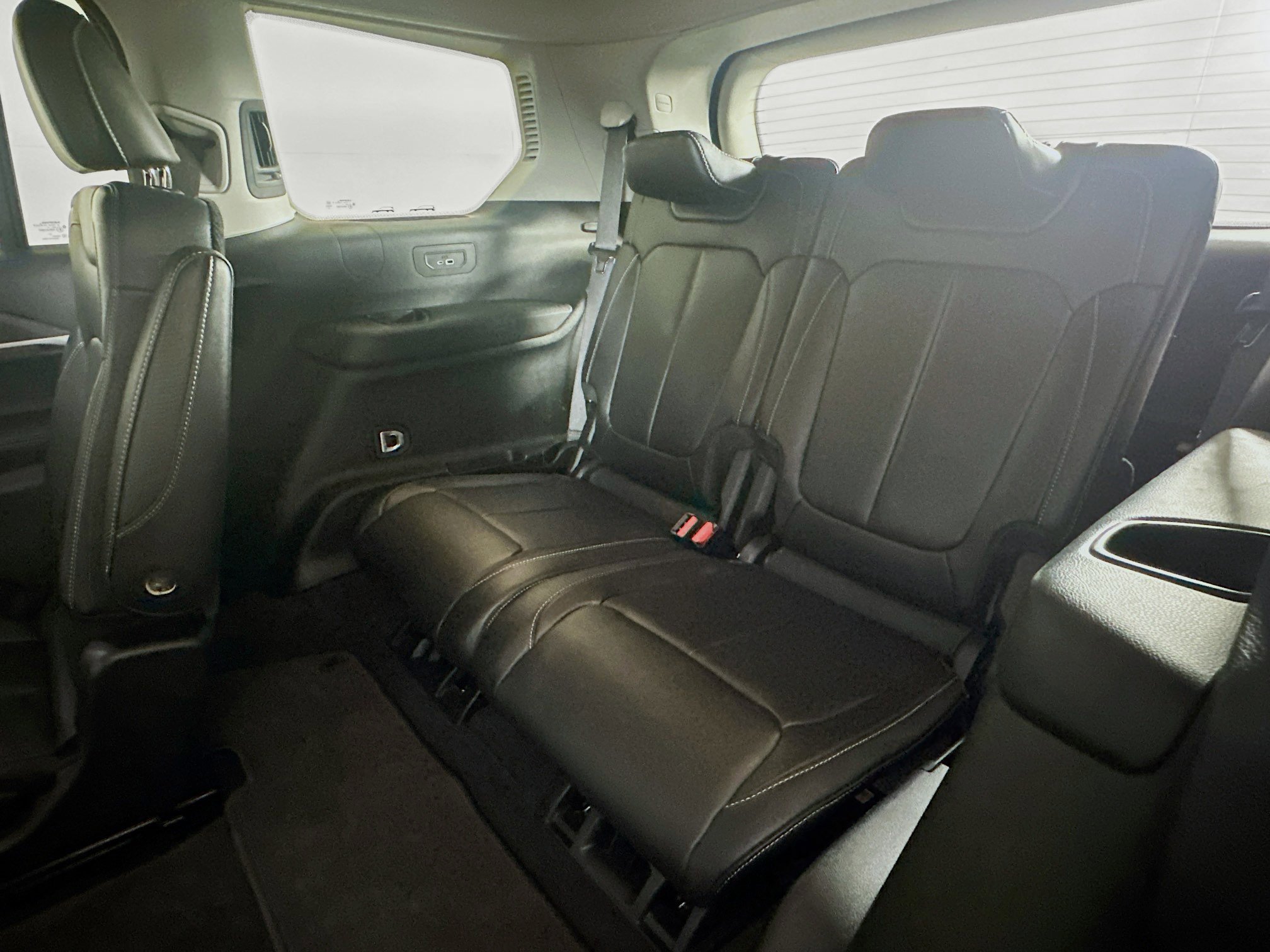Used 2022 Jeep Grand Cherokee L Limited RWD image 28