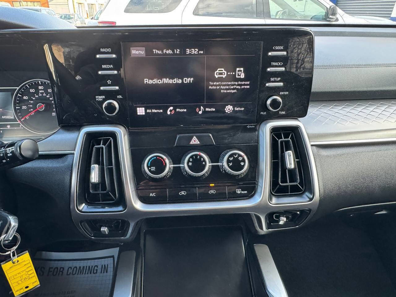 Used 2023 Kia Sorento LX image 11