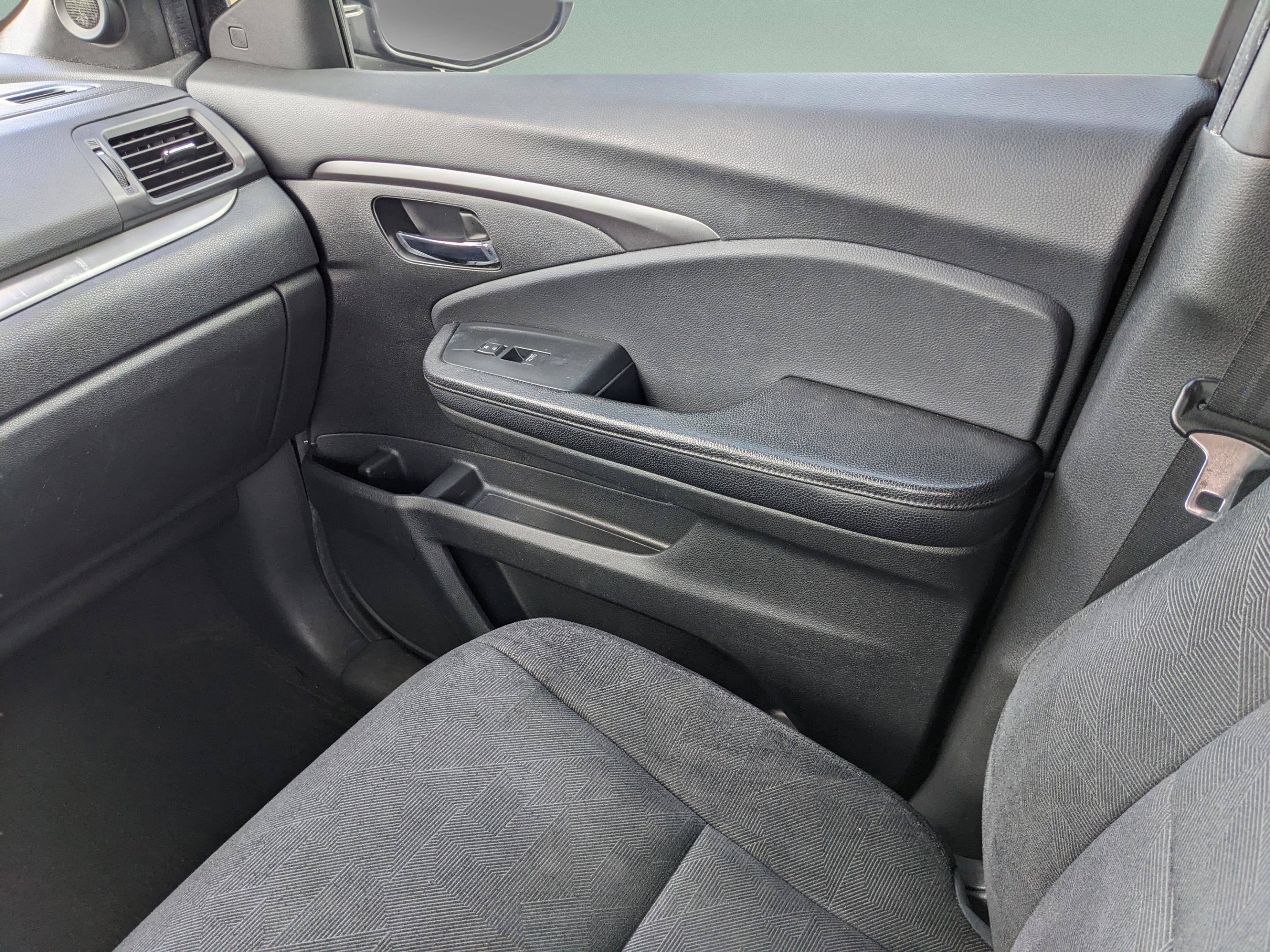 Used 2022 Honda Pilot Sport image 14