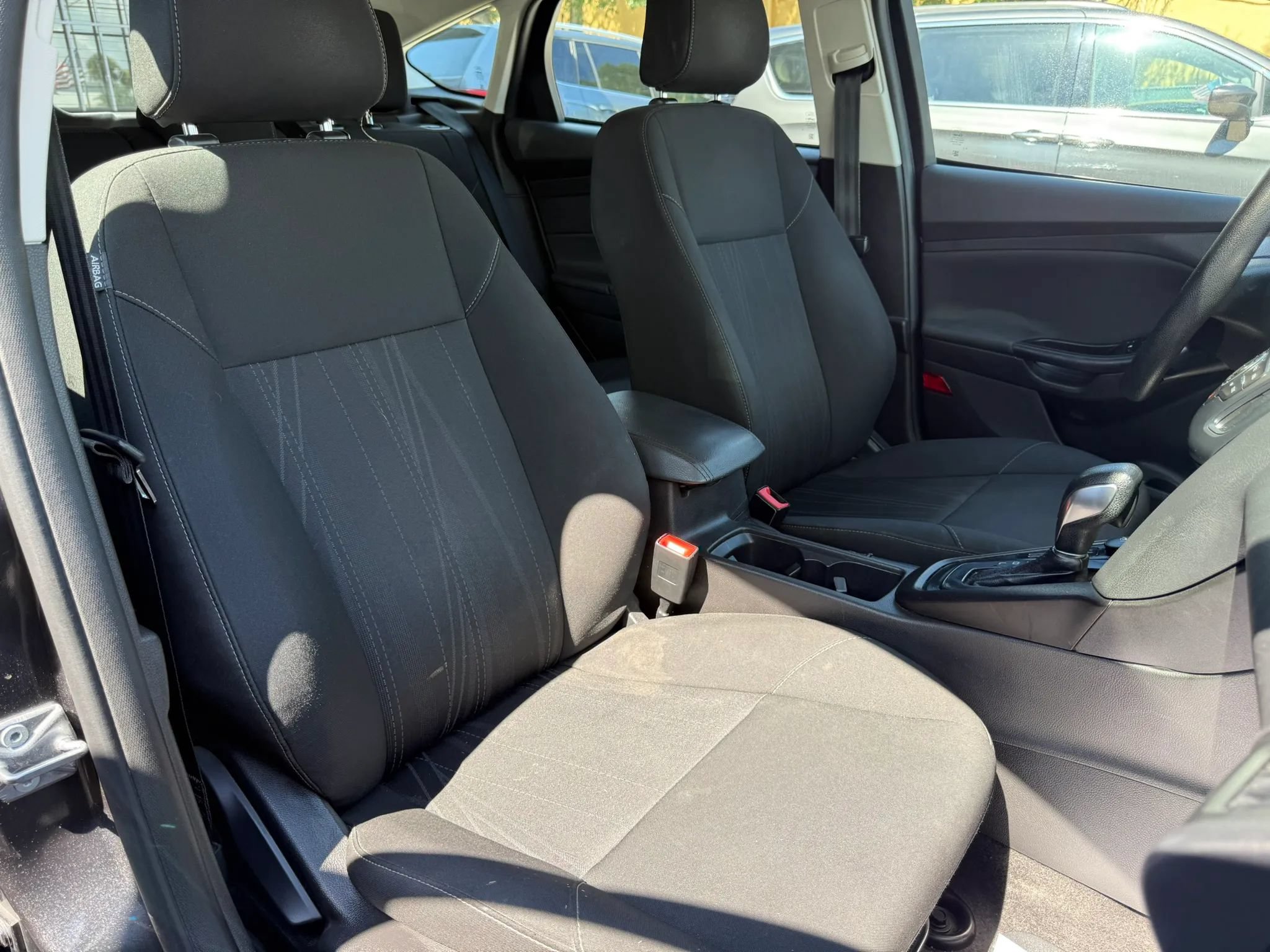 Used 2018 Ford Focus SE FWD image 14