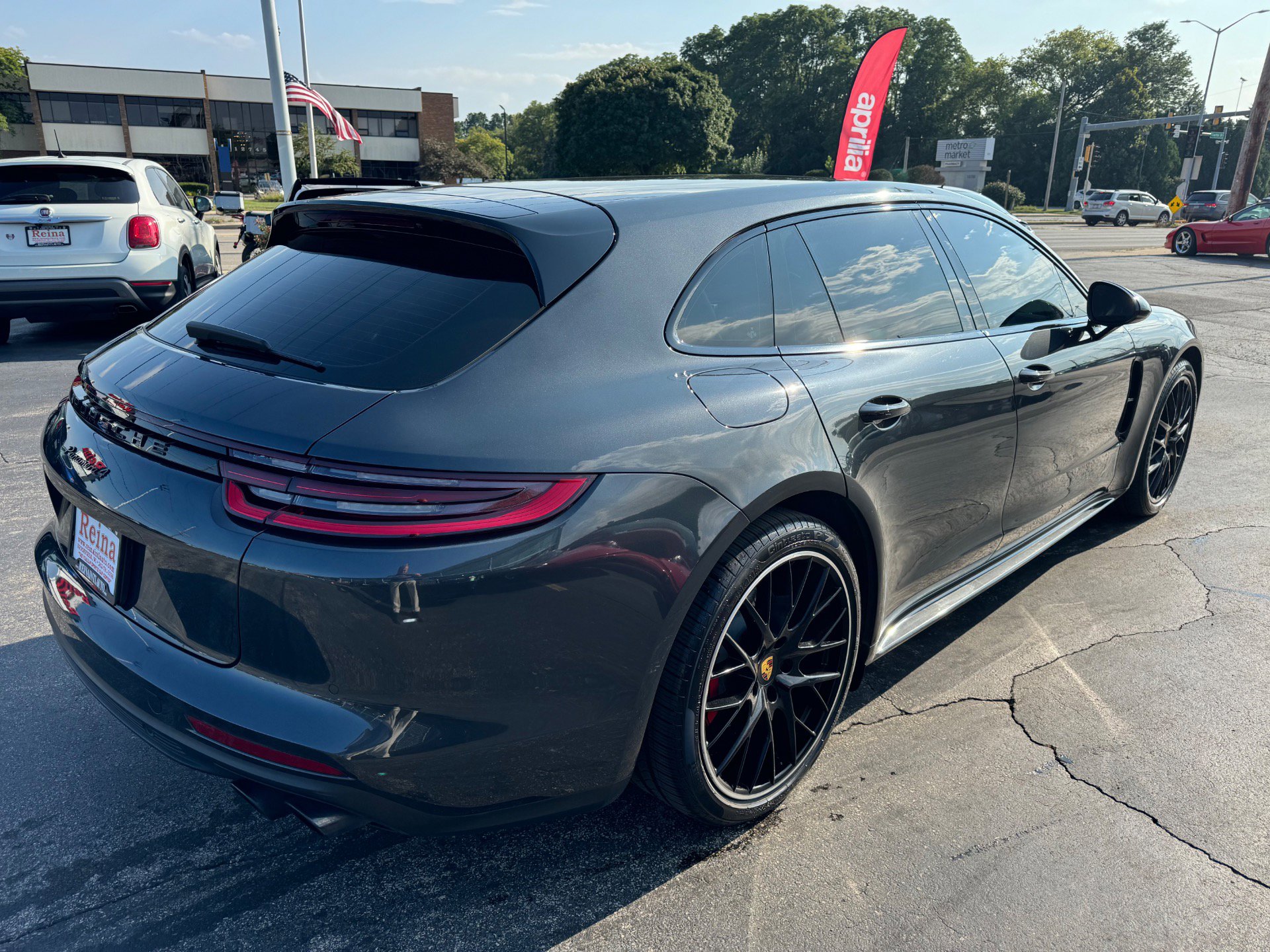Used 2018 Porsche Panamera 4 image 12