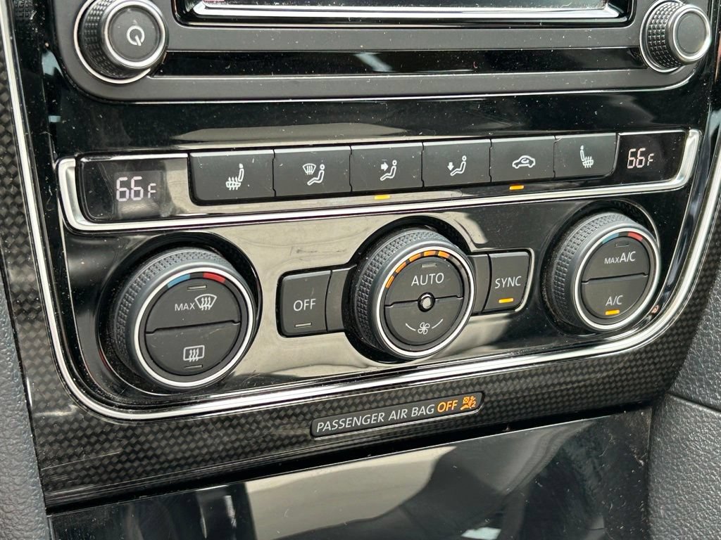 Used 2018 Volkswagen Passat 3.6 FWD image 36