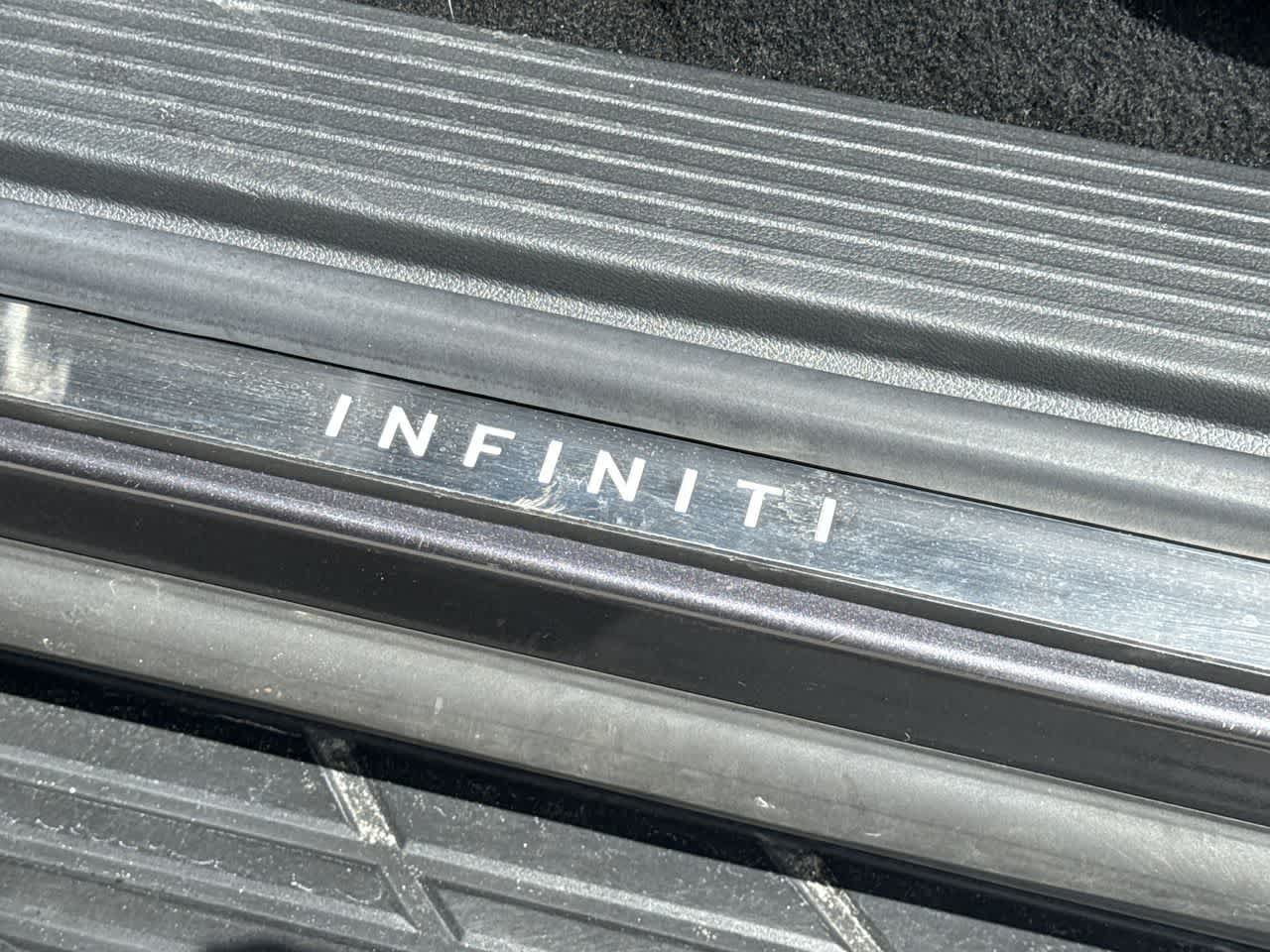 Used 2025 INFINITI QX80 Luxe RWD image 11