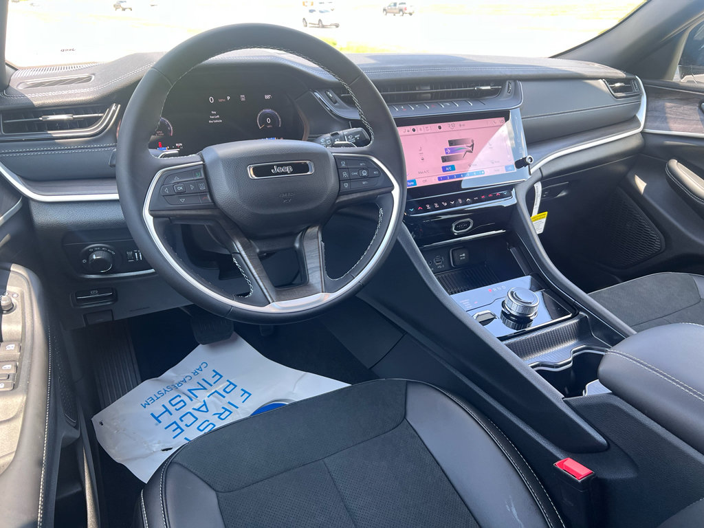 New 2026 Jeep Grand Cherokee Altitude AWD/4WD image 16