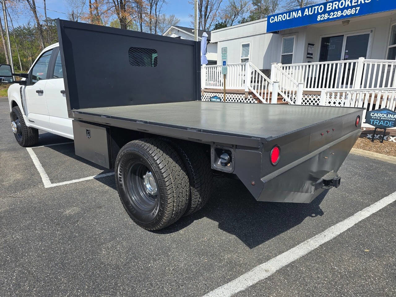 Used 2023 Ford F350 XL RWD image 4