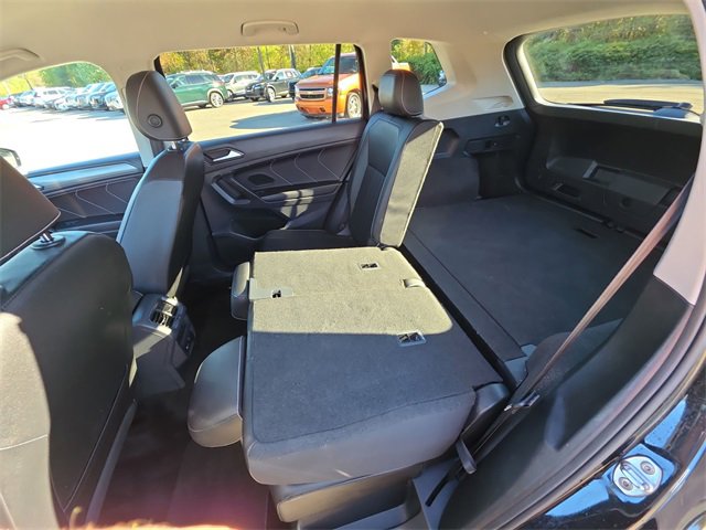 Used 2023 Volkswagen Tiguan SE image 23