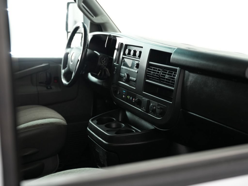 Used 2020 Chevrolet Express 3500 w/ Power Convenience Package RWD image 39