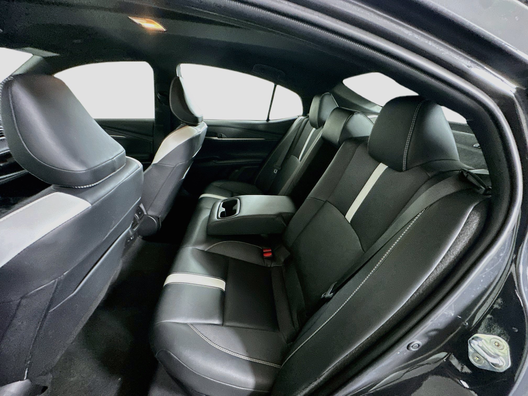 Used 2025 Toyota Camry SE FWD image 27