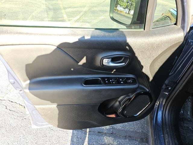 Used 2023 Jeep Renegade Altitude image 20