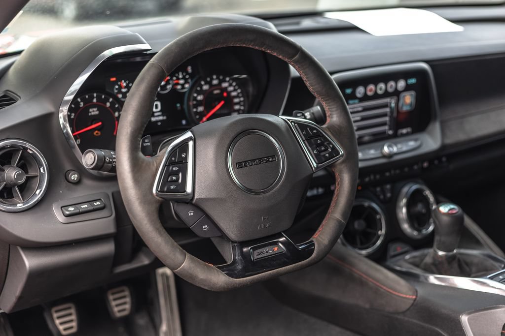Used 2018 Chevrolet Camaro ZL1 RWD image 6