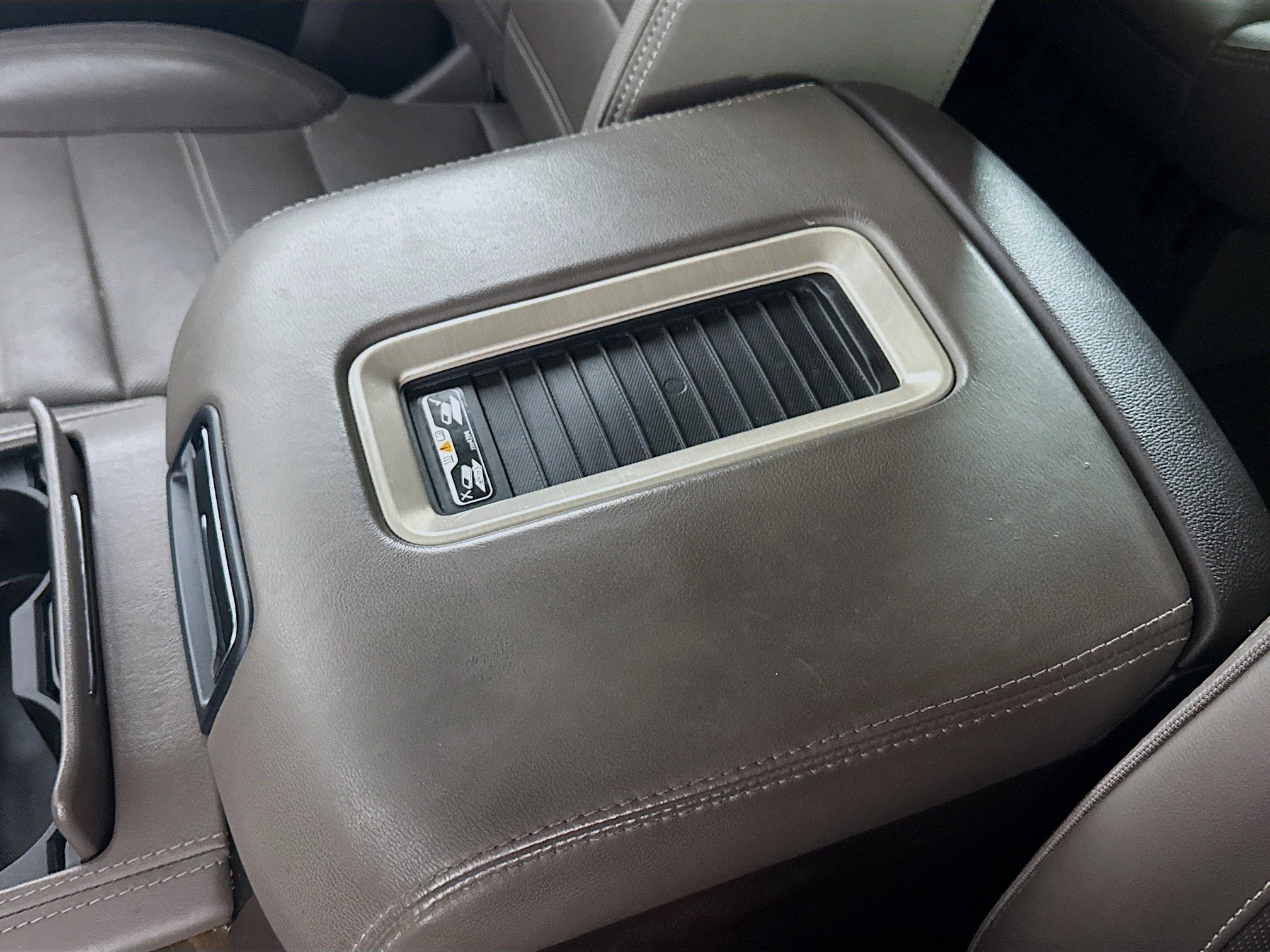 Used 2020 GMC Yukon Denali w/ Enhanced Security Package image 18