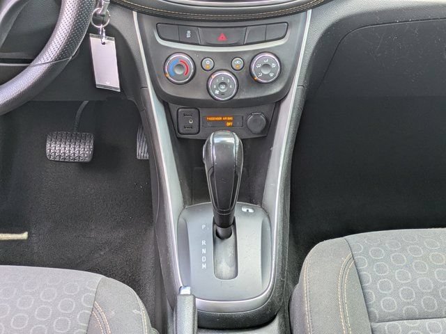 Used 2021 Chevrolet Trax LS w/ Tint and Cruise Package FWD image 18