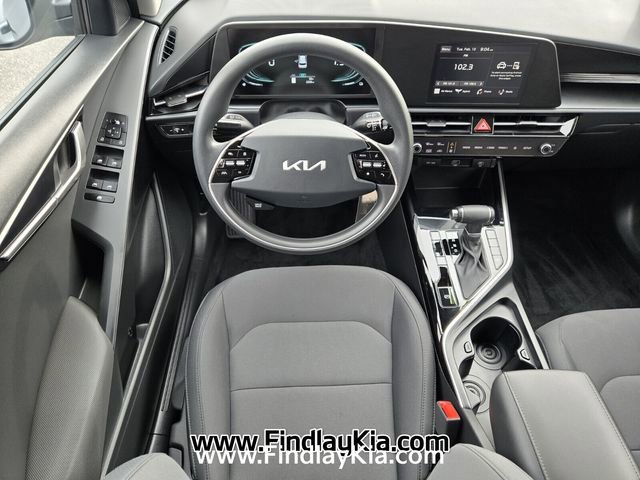 Certified 2025 Kia Niro LX image 14