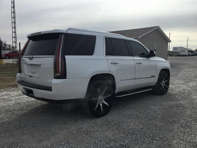 Used 2016 Cadillac Escalade Luxury image 3