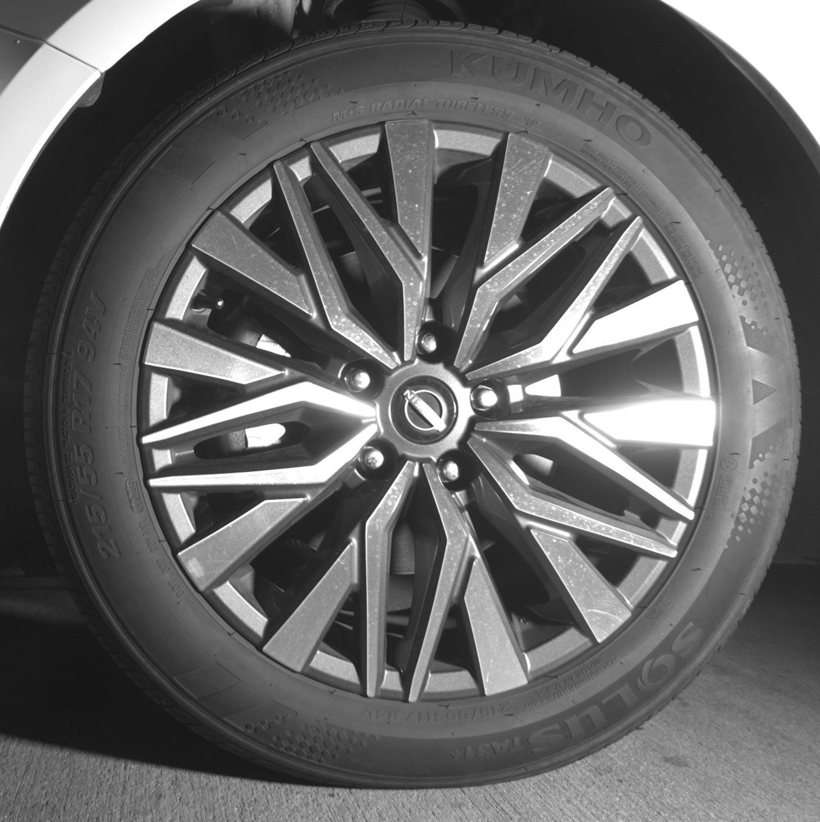 Used 2025 Nissan Altima 2.5 SV FWD image 12