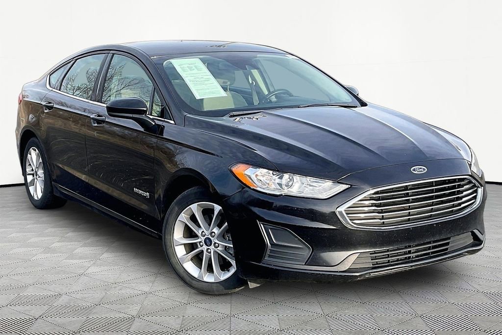 Used 2019 Ford Fusion SE image 3