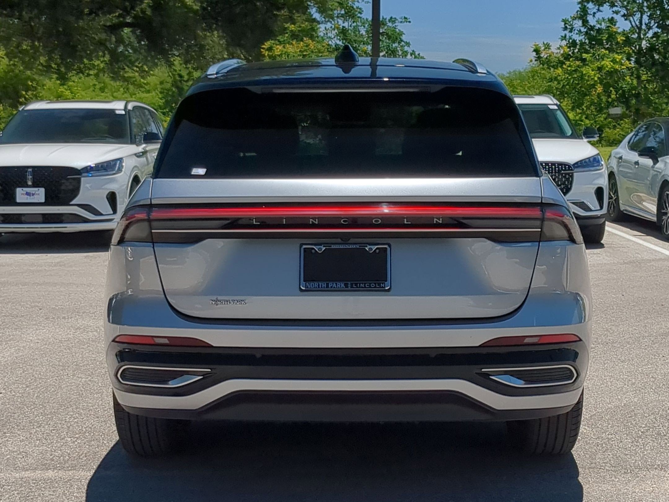 Used 2024 Lincoln Nautilus Reserve AWD/4WD image 10