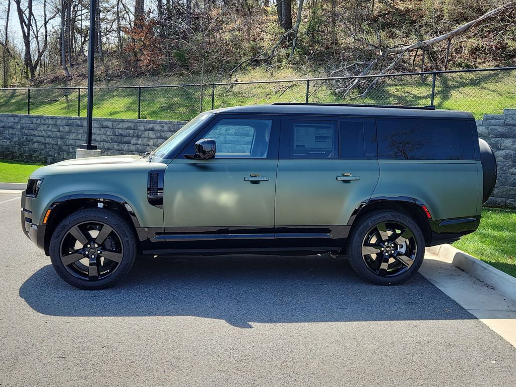 New 2026 Land Rover Defender 130 X-Dynamic SE image 6
