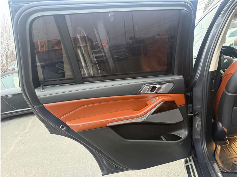 Used 2019 BMW X7 xDrive40i w/ Premium Package image 32