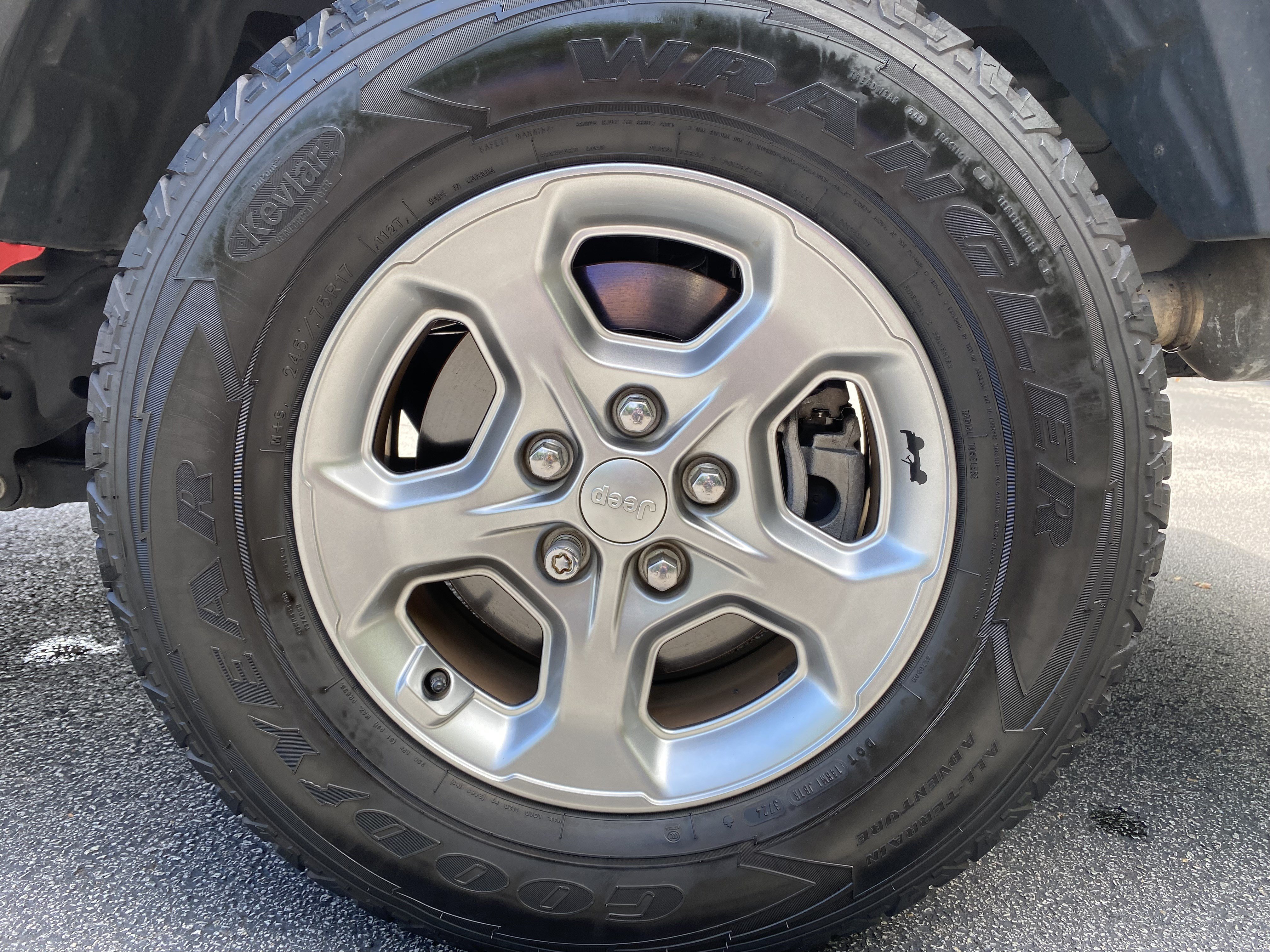 Used 2021 Jeep Gladiator Sport AWD/4WD image 40