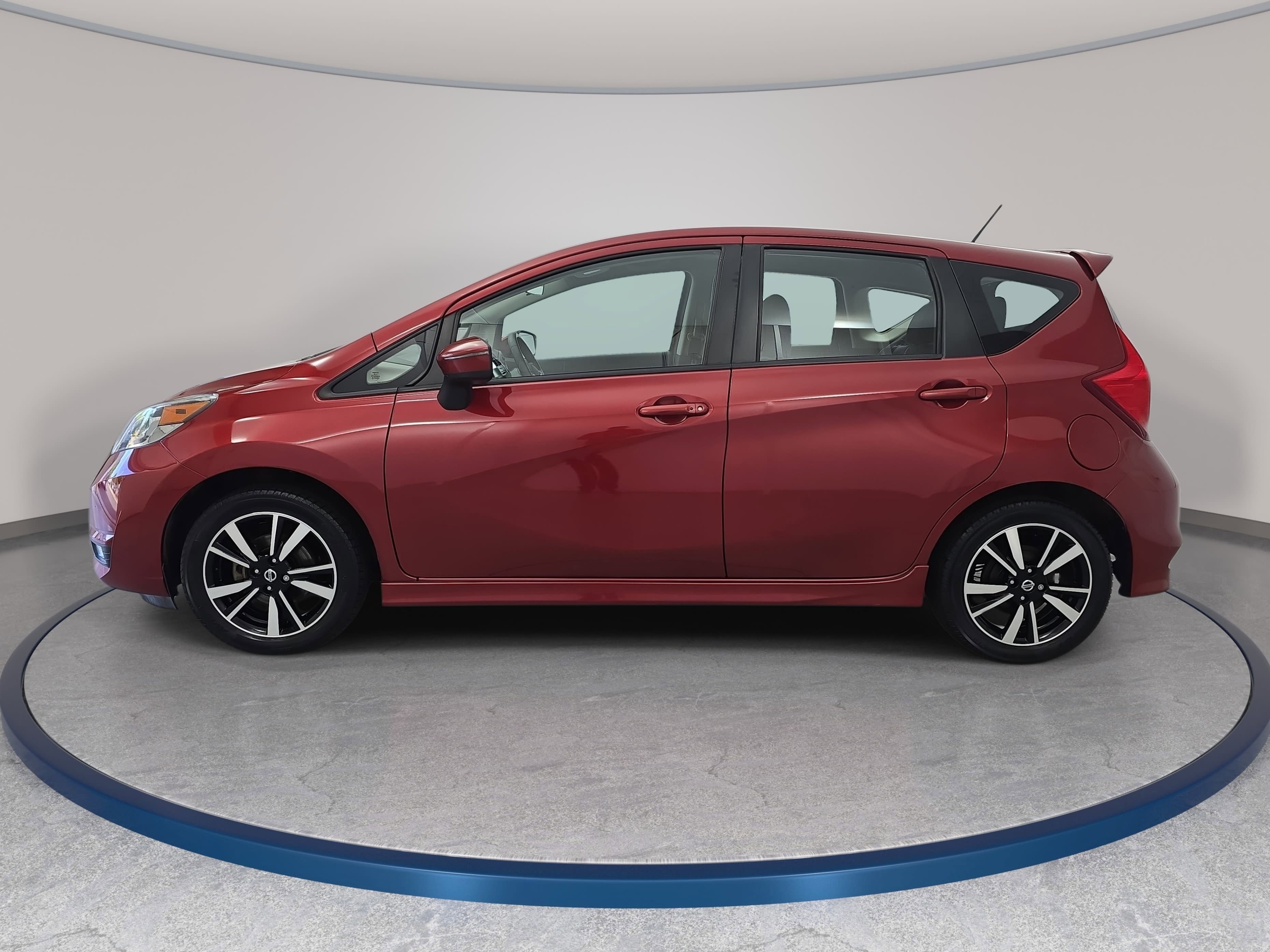 Certified 2018 Nissan Versa Note SR FWD image 8
