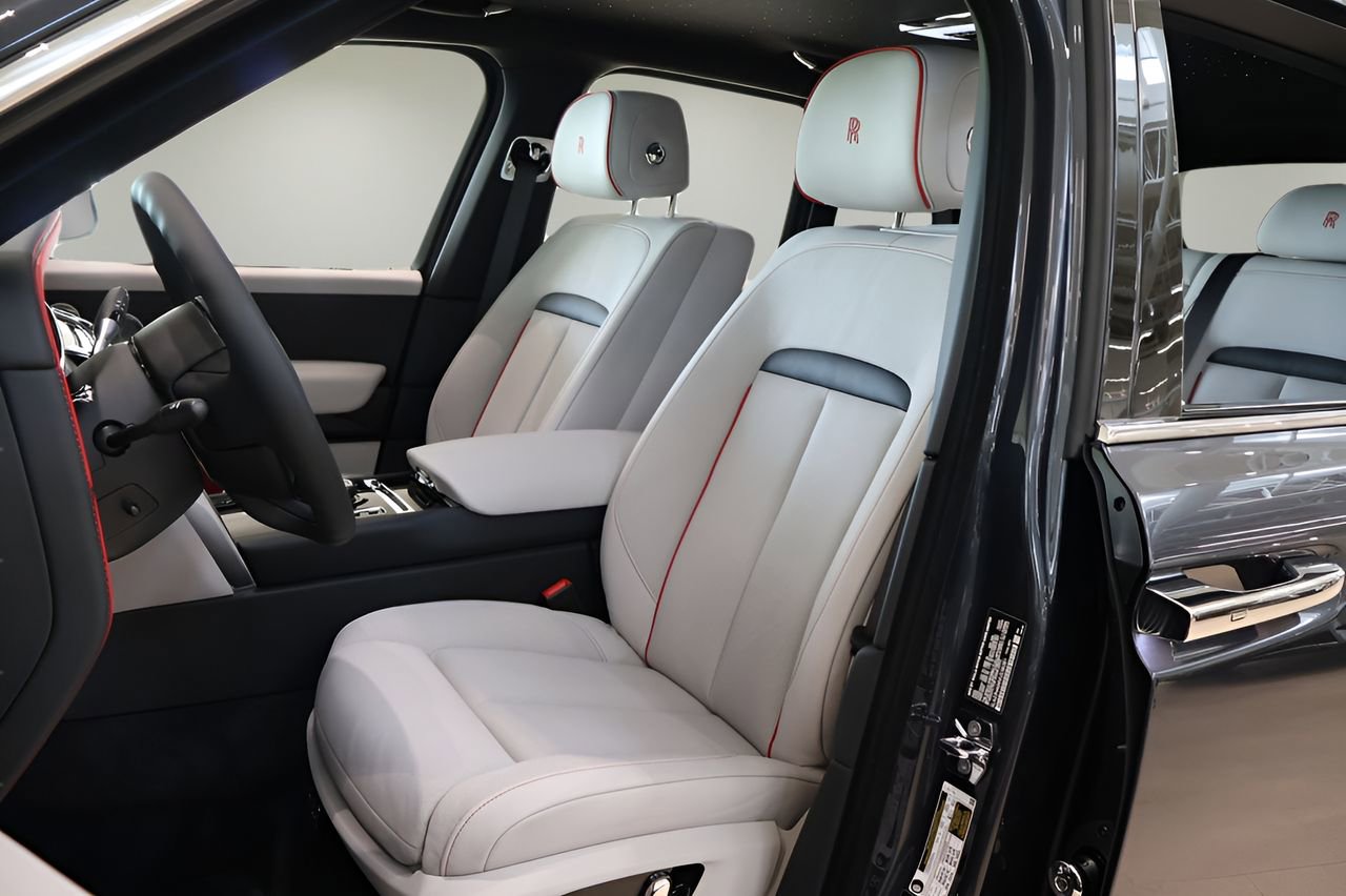 New 2026 Rolls-Royce Cullinan AWD/4WD image 14