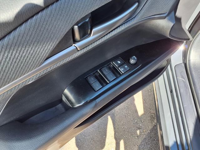 Used 2025 Toyota Camry SE image 11