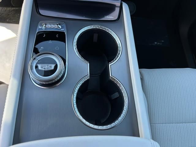 New 2026 Cadillac Vistiq Luxury image 17