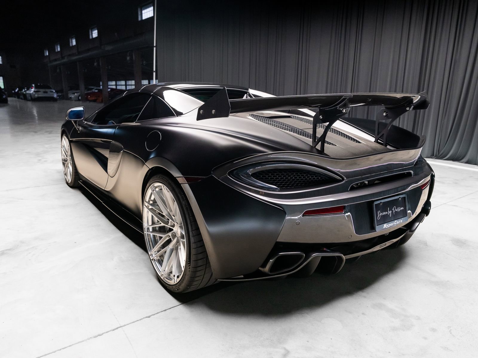 Used 2018 McLaren 570S Spider RWD image 14