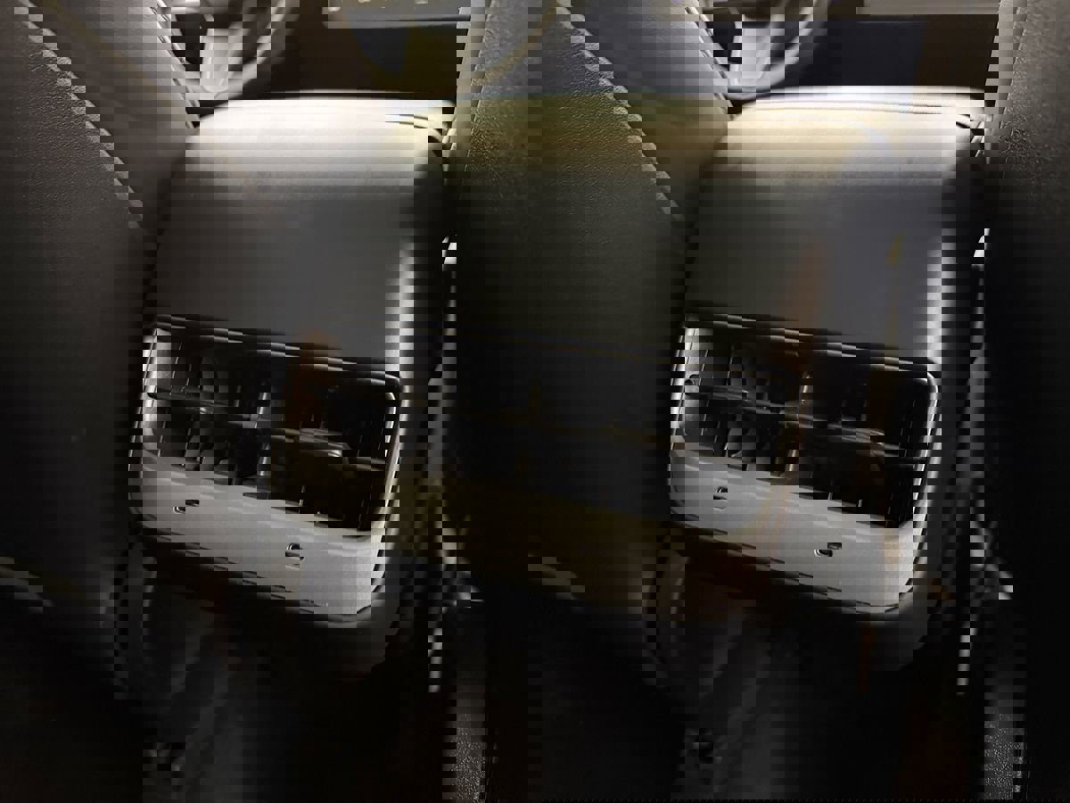 Used 2020 Tesla Model Y Long Range image 25