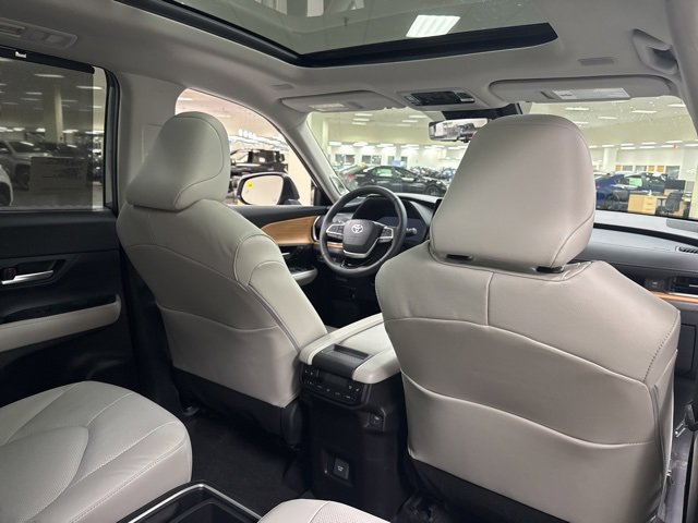 New 2026 Toyota Grand Highlander Platinum image 16