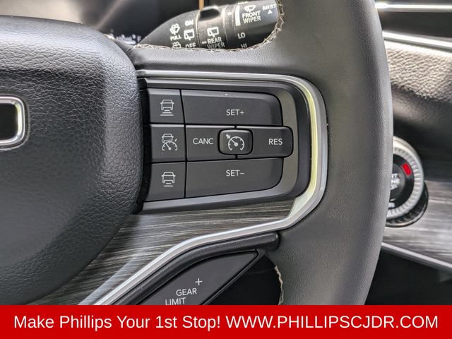 Certified 2024 Jeep Wagoneer L Series II AWD/4WD image 25