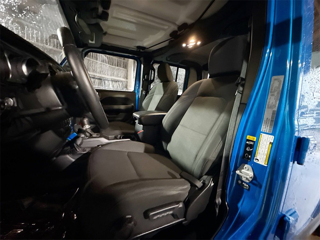Used 2021 Jeep Gladiator Willys image 21
