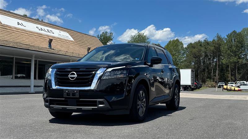 Used 2024 Nissan Pathfinder SV AWD/4WD image 2