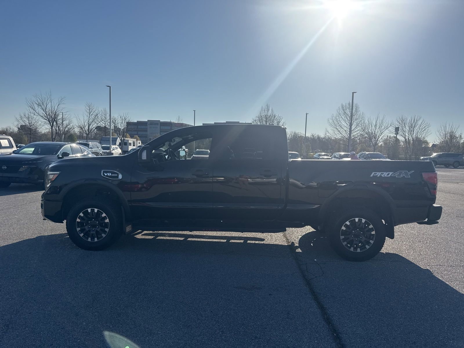 Used 2023 Nissan Titan PRO-4X image 8