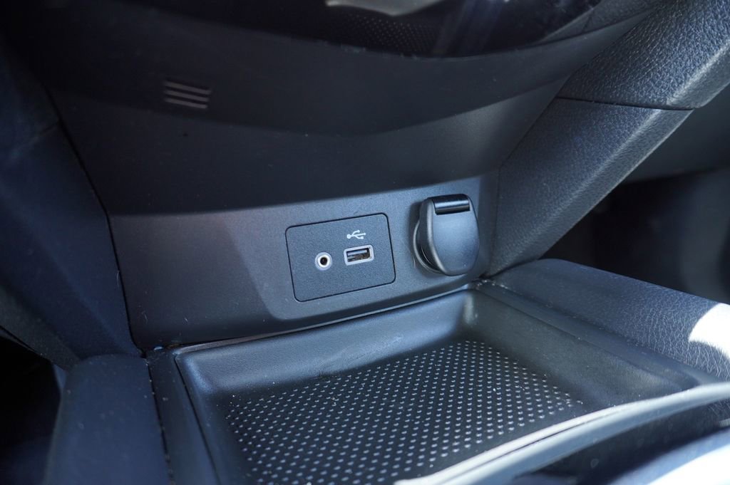 Used 2020 Nissan Rogue S AWD/4WD image 18