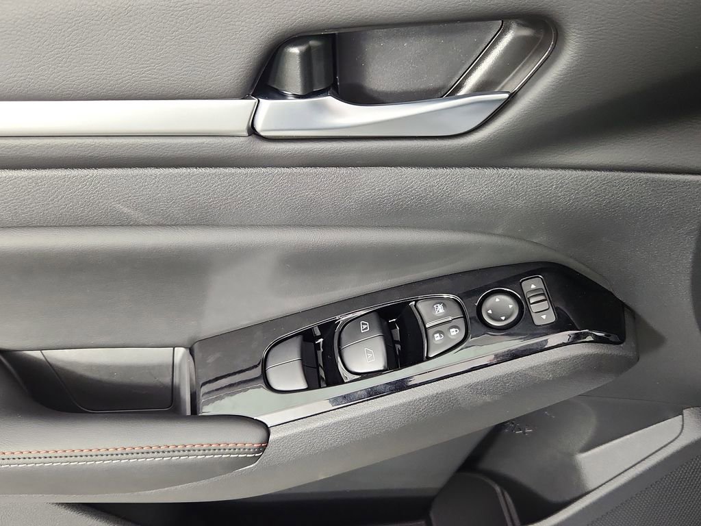 New 2025 Nissan Altima 2.5 SR w/ SR Premium Package AWD/4WD image 8