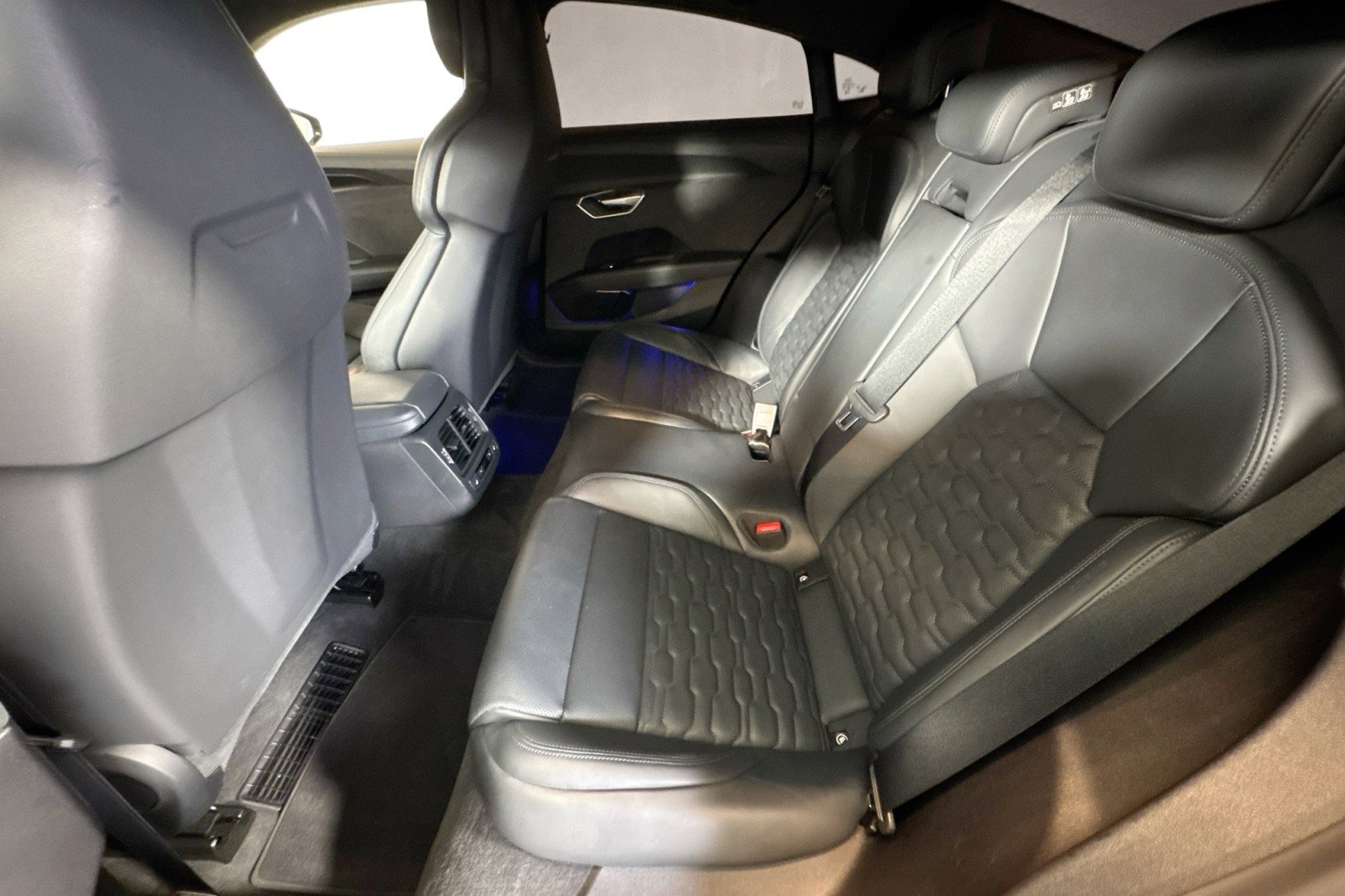 Used 2024 Audi RS e-tron GT w/ Carbon Performance Package image 22