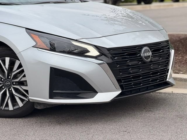Used 2024 Nissan Altima 2.5 SV FWD image 3