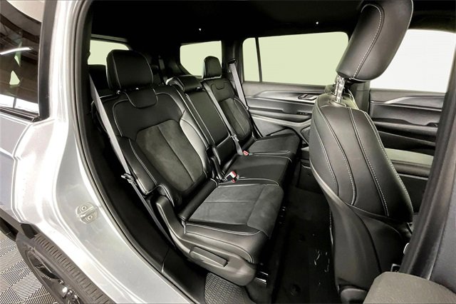 New 2025 Jeep Grand Cherokee L Altitude image 10